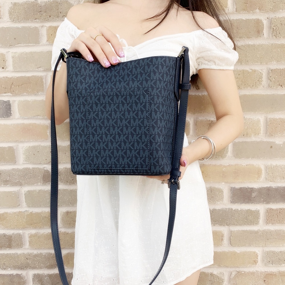 Gaby’sBags👜💕- Michael Kors Crossbody Blue MK - Picture 5 of 5